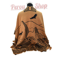 Cape en laine d’alpaga aux motifs du Machu Picchu